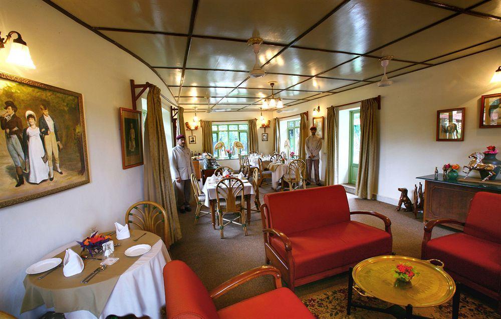 Welcomheritage Connaught House Mount Abu Esterno foto