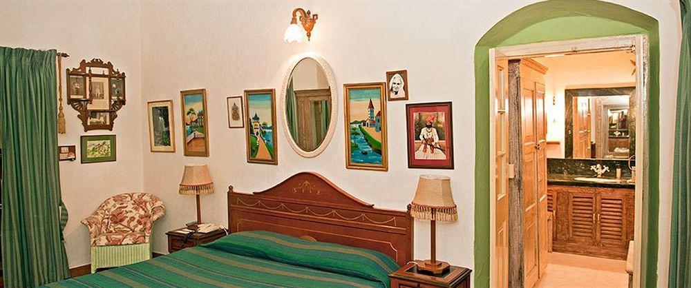 Welcomheritage Connaught House Mount Abu Esterno foto
