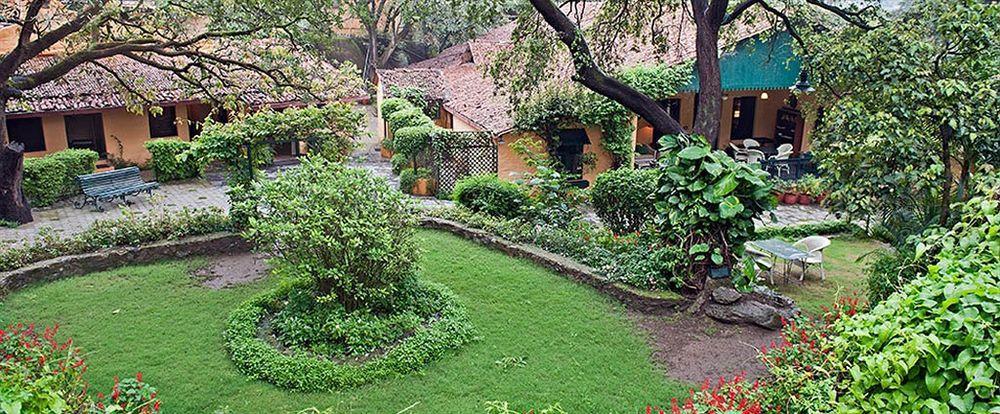 Welcomheritage Connaught House Mount Abu Esterno foto
