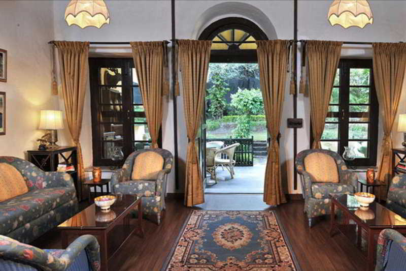 Welcomheritage Connaught House Mount Abu Esterno foto