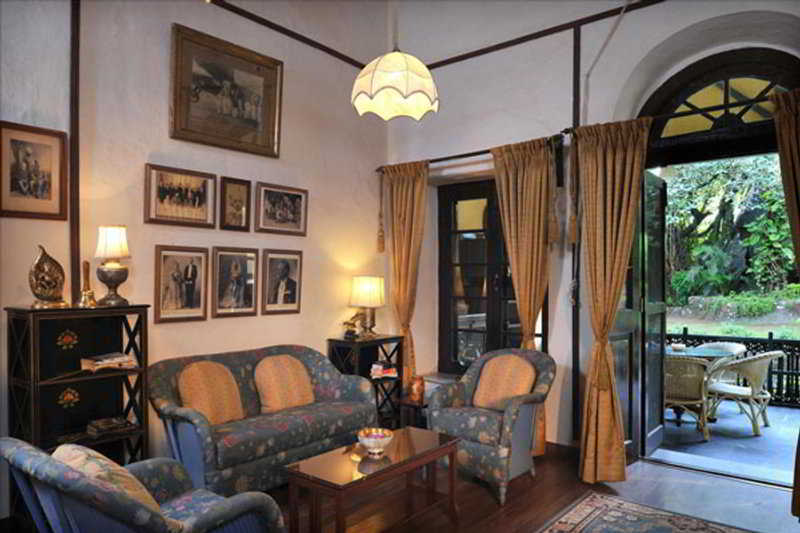 Welcomheritage Connaught House Mount Abu Esterno foto