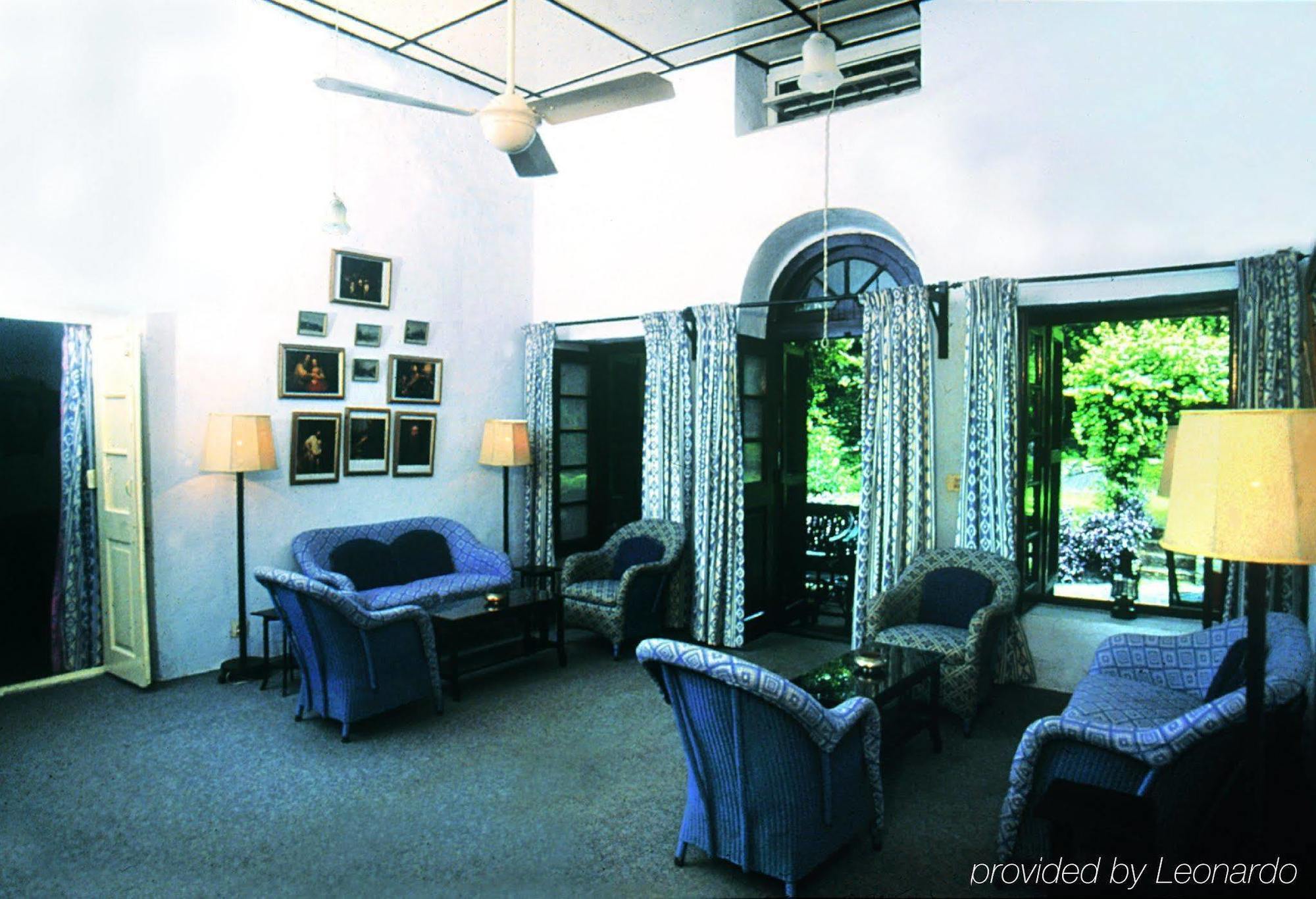 Welcomheritage Connaught House Mount Abu Esterno foto