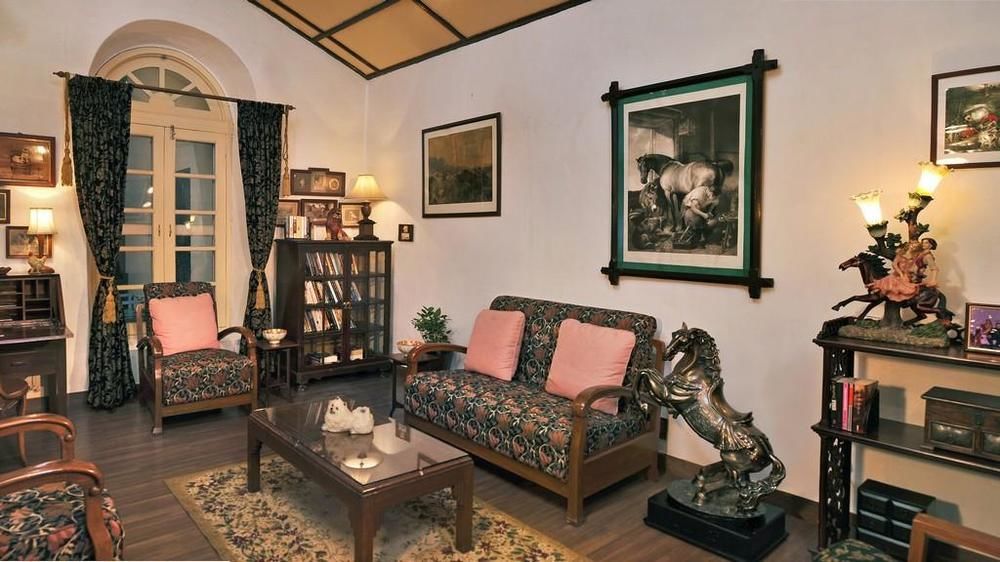 Welcomheritage Connaught House Mount Abu Esterno foto